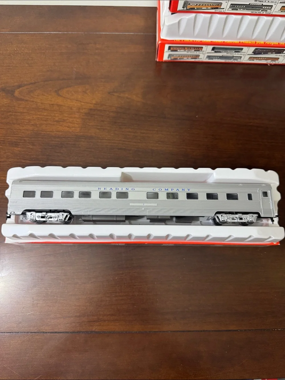 IHC Reading Company 1930’s HO Scale 7 Piece Passenger Car Set (New)